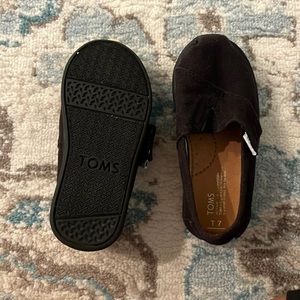 TOMS toddler black shoes